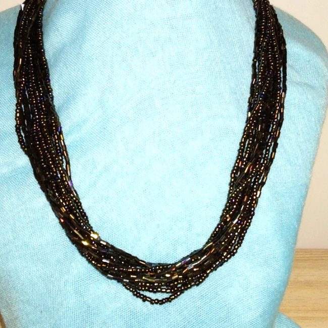 3-8-67 Premier Beaded Necklace Great Condition 15$